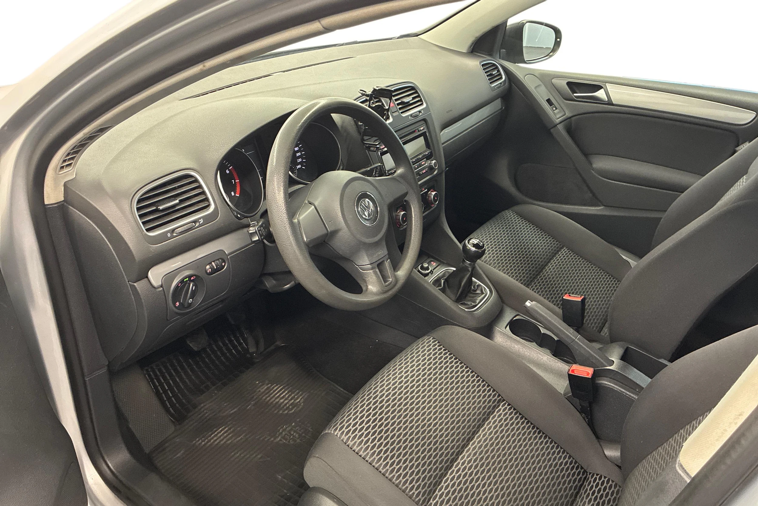 harmaa Volkswagen Golf 2010 kuva 6.