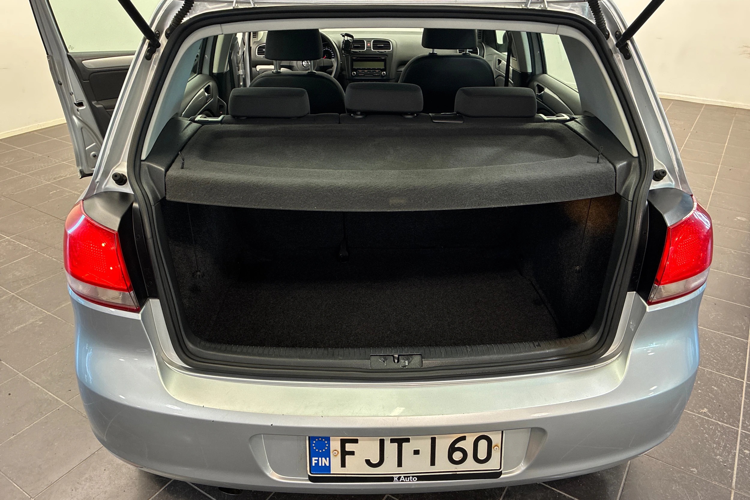 harmaa Volkswagen Golf 2010 kuva 13.