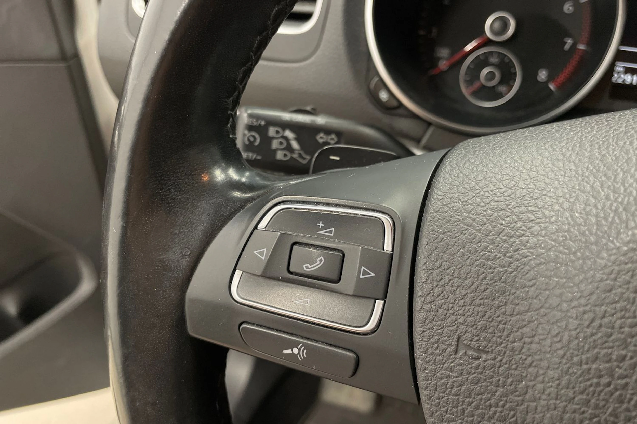 Valkoinen Volkswagen GOLF 2010 kuva 17.
