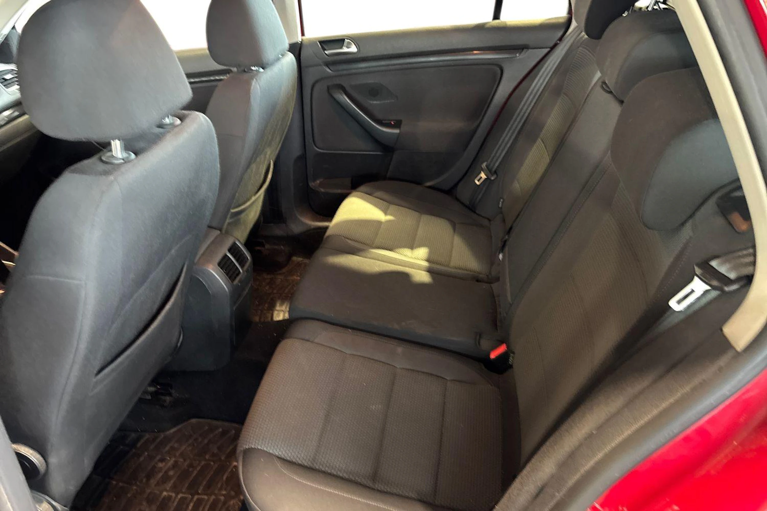 punainen Volkswagen Golf 2010 kuva 8.