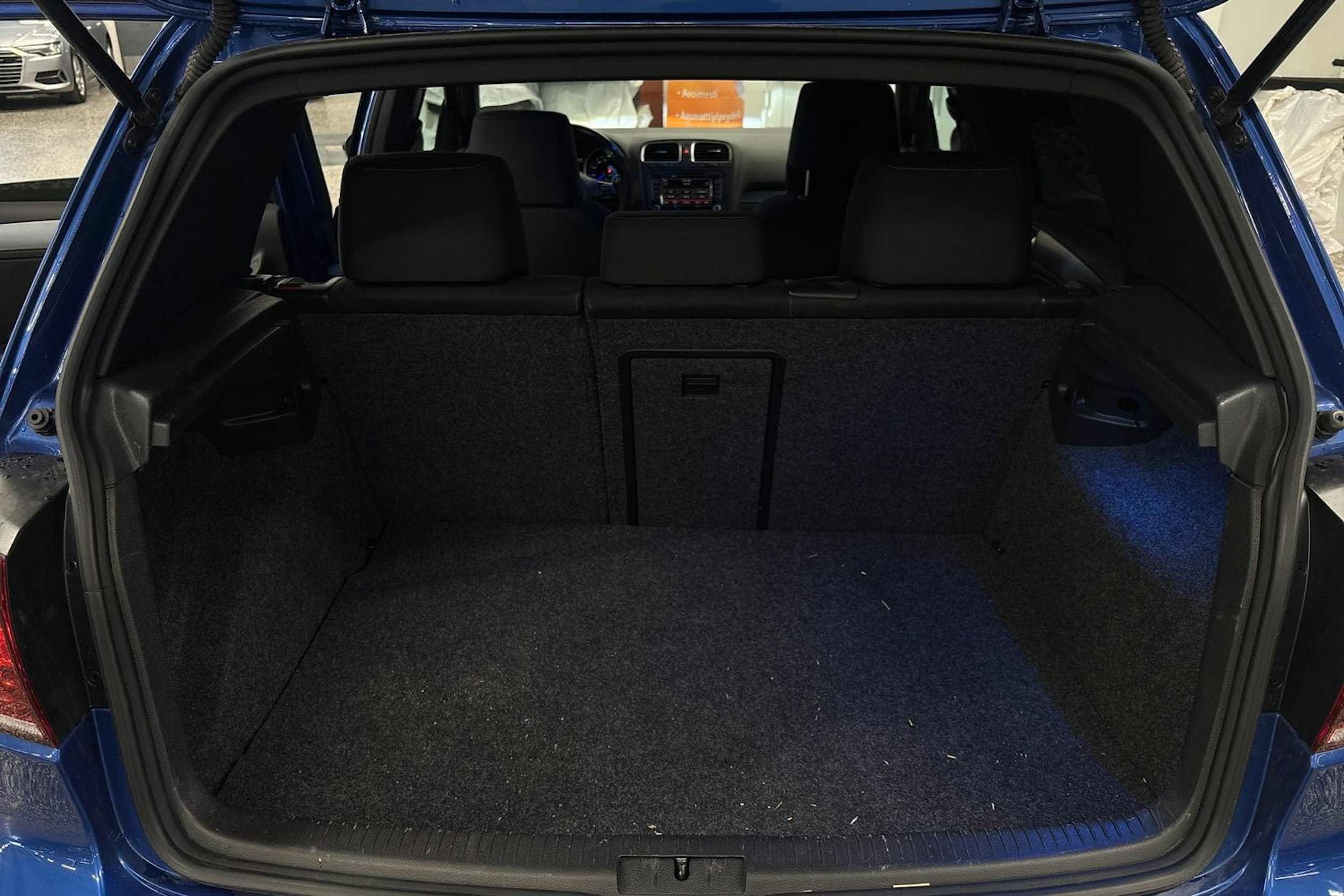 Sininen Volkswagen GOLF 2010 kuva 23.