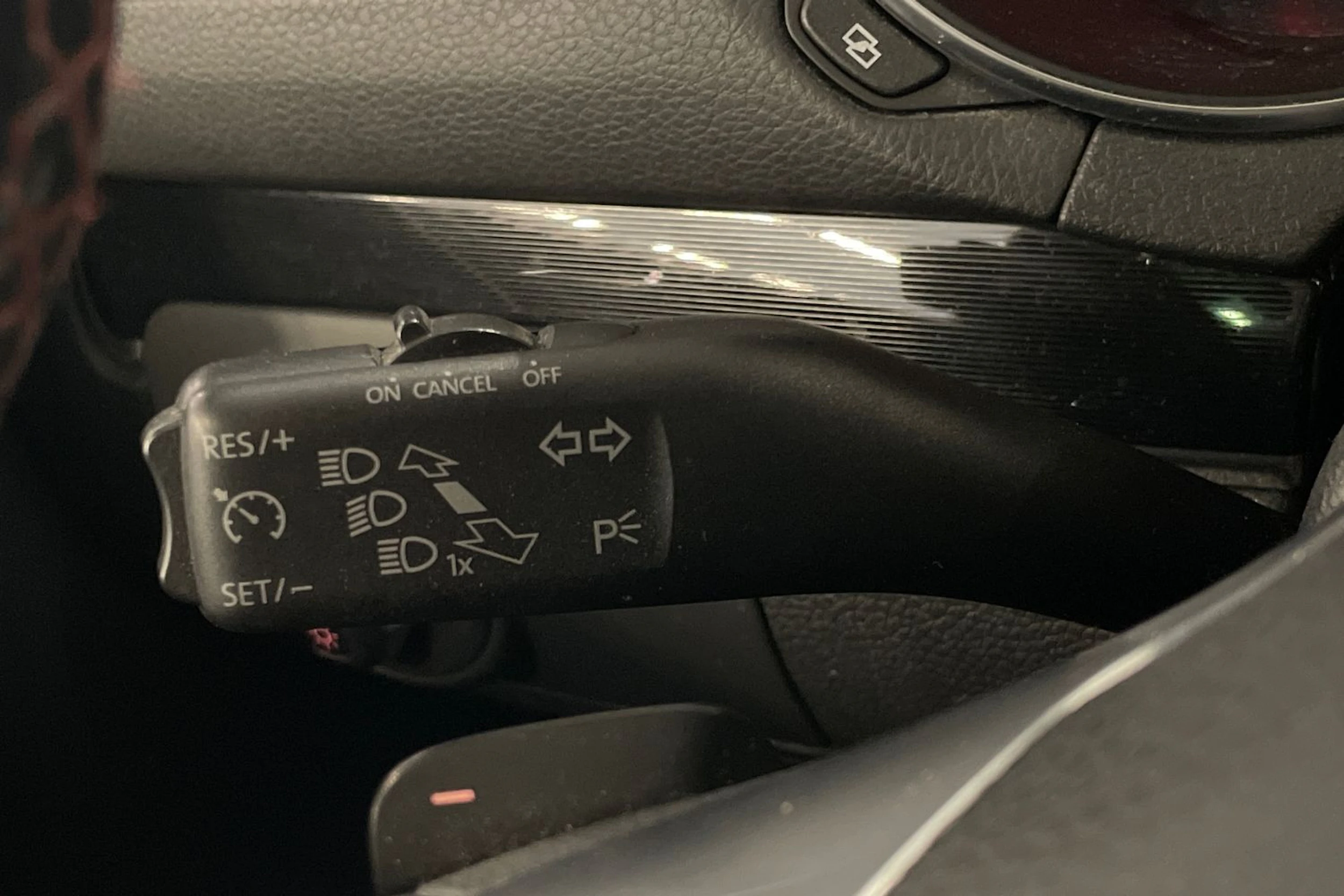 sininen Volkswagen Golf 2010 kuva 12.