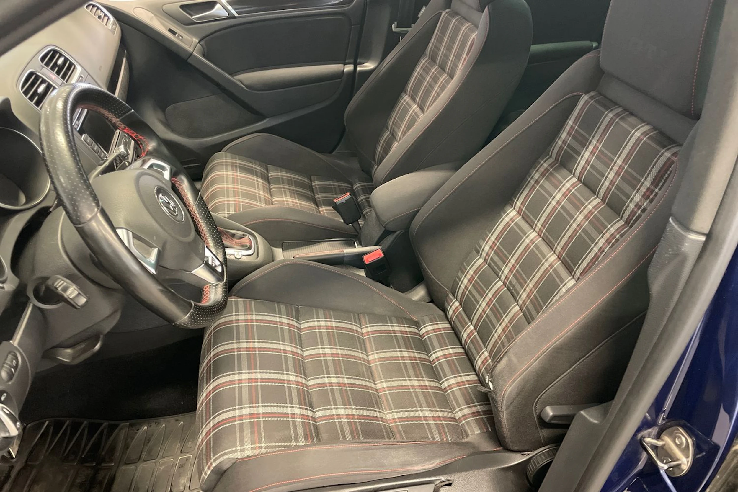 sininen Volkswagen Golf 2010 kuva 14.