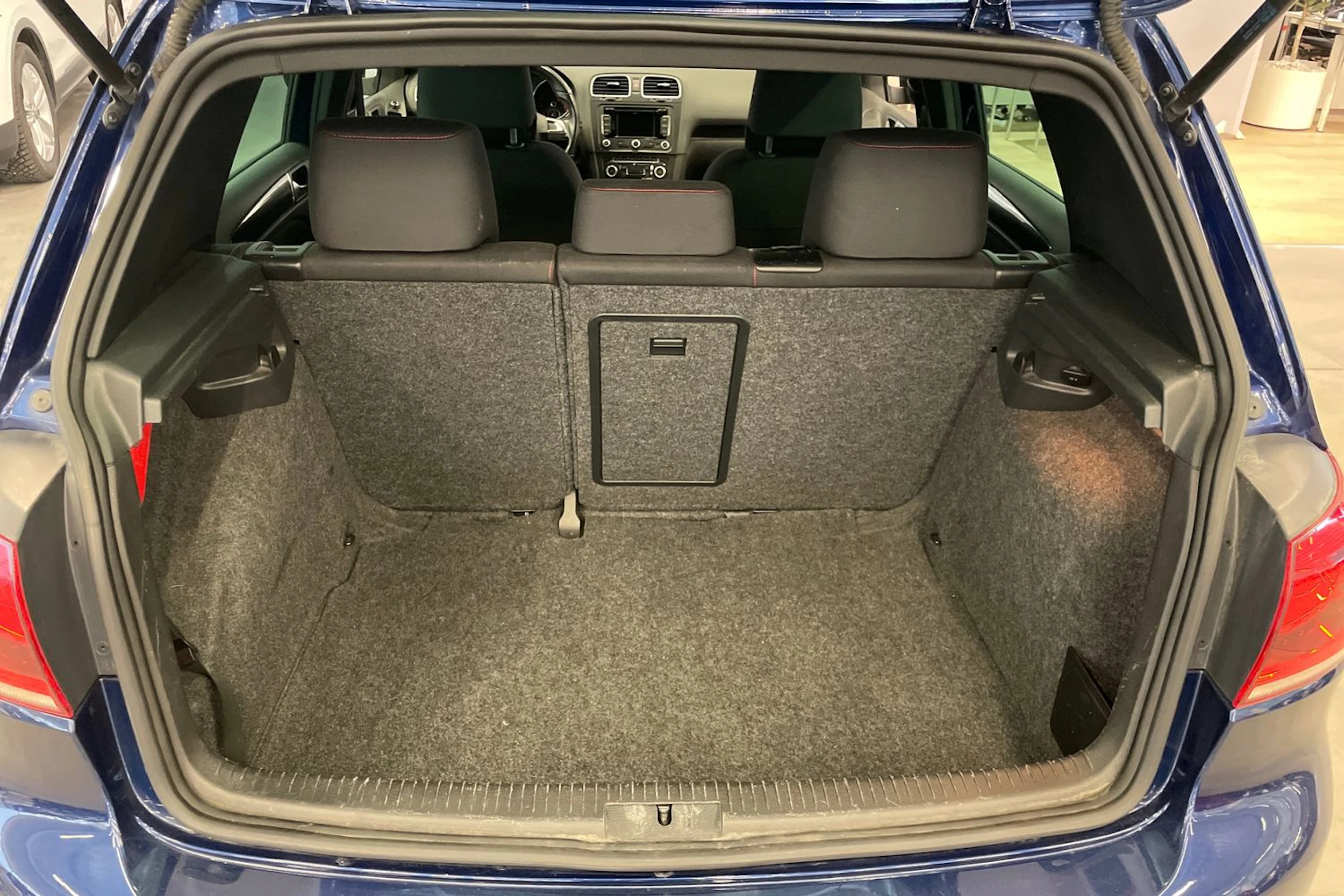 sininen Volkswagen Golf 2010 kuva 16.