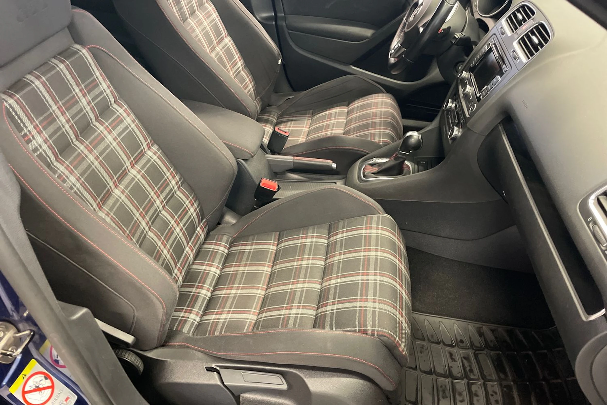 sininen Volkswagen Golf 2010 kuva 17.