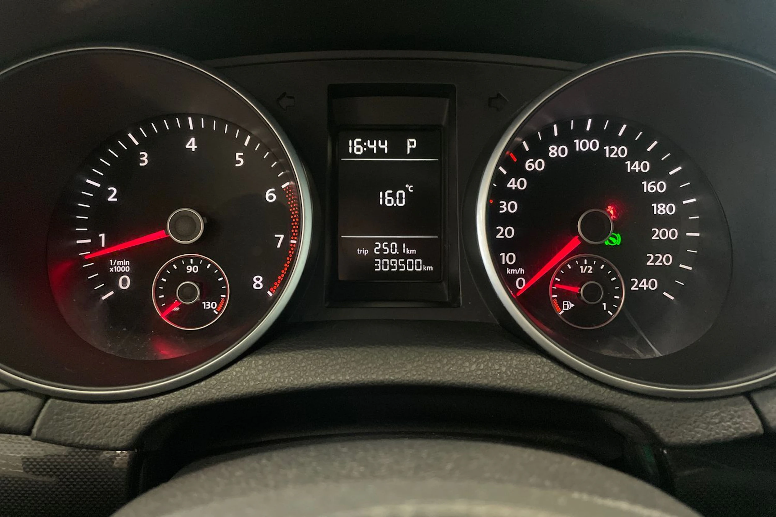 harmaa Volkswagen Golf 2010 kuva 16.