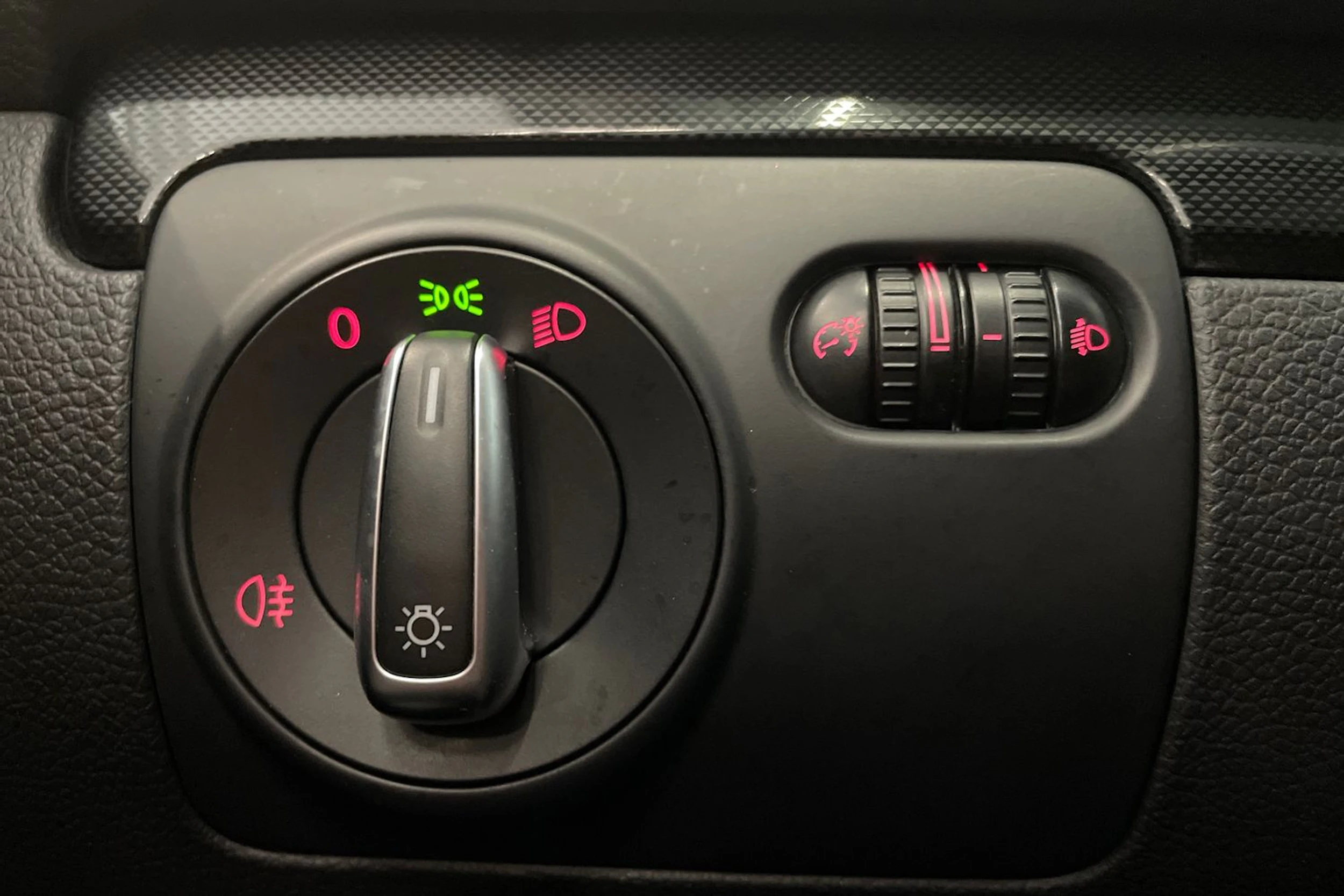 harmaa Volkswagen Golf 2010 kuva 18.