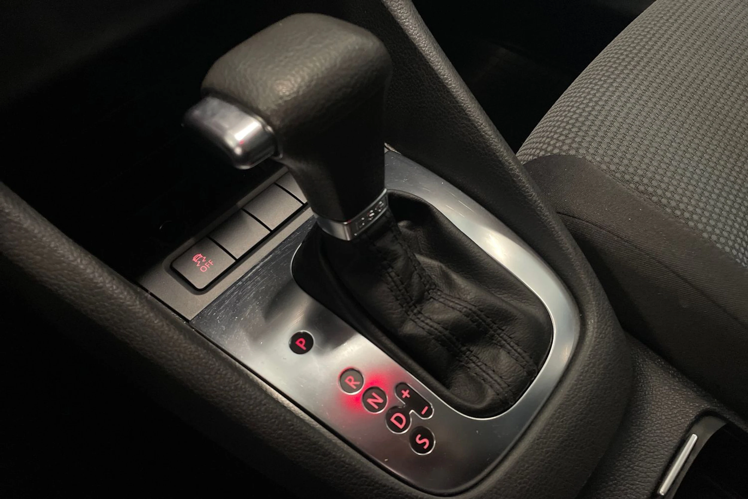 harmaa Volkswagen Golf 2010 kuva 23.