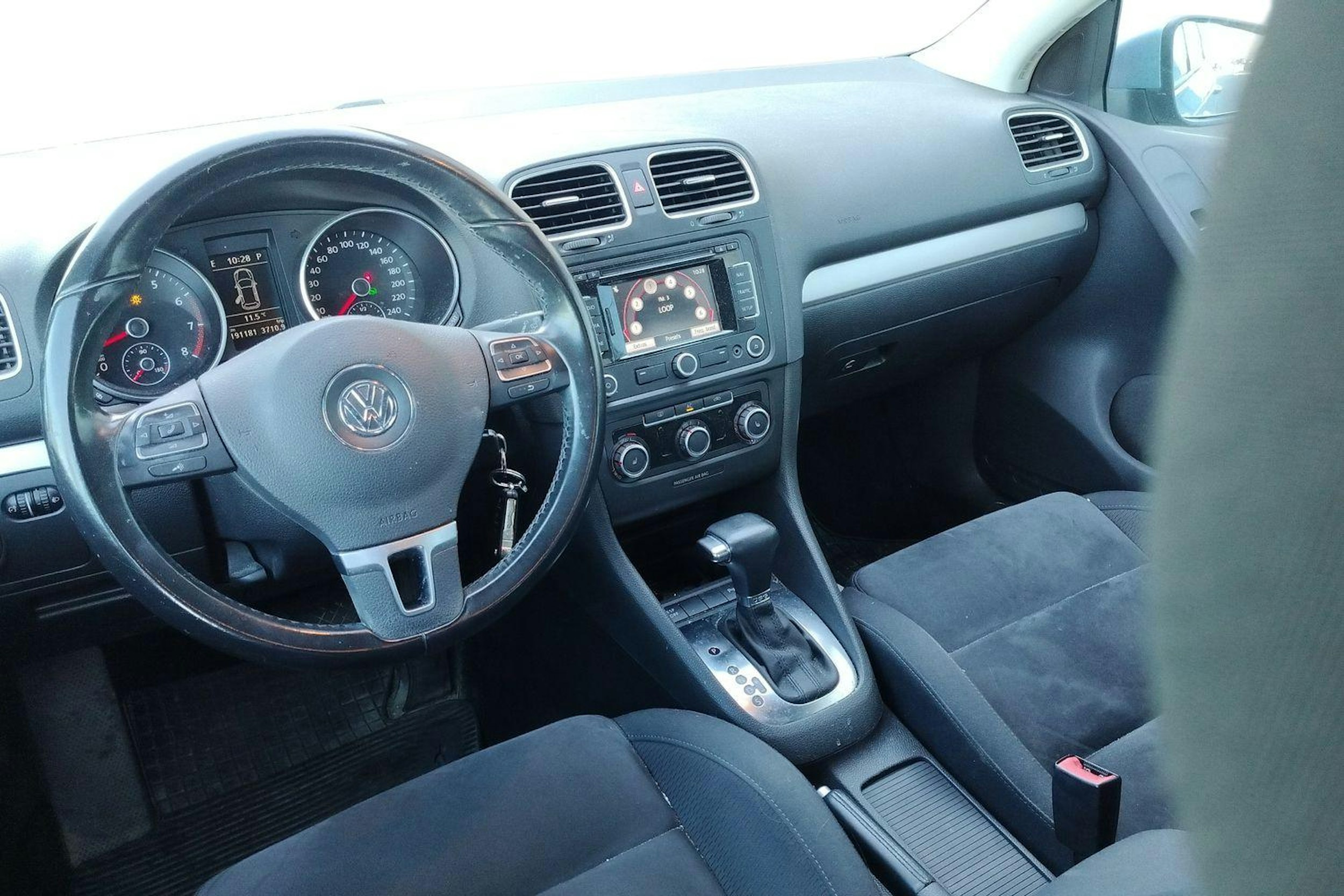 sininen Volkswagen Golf 2010 kuva 3.