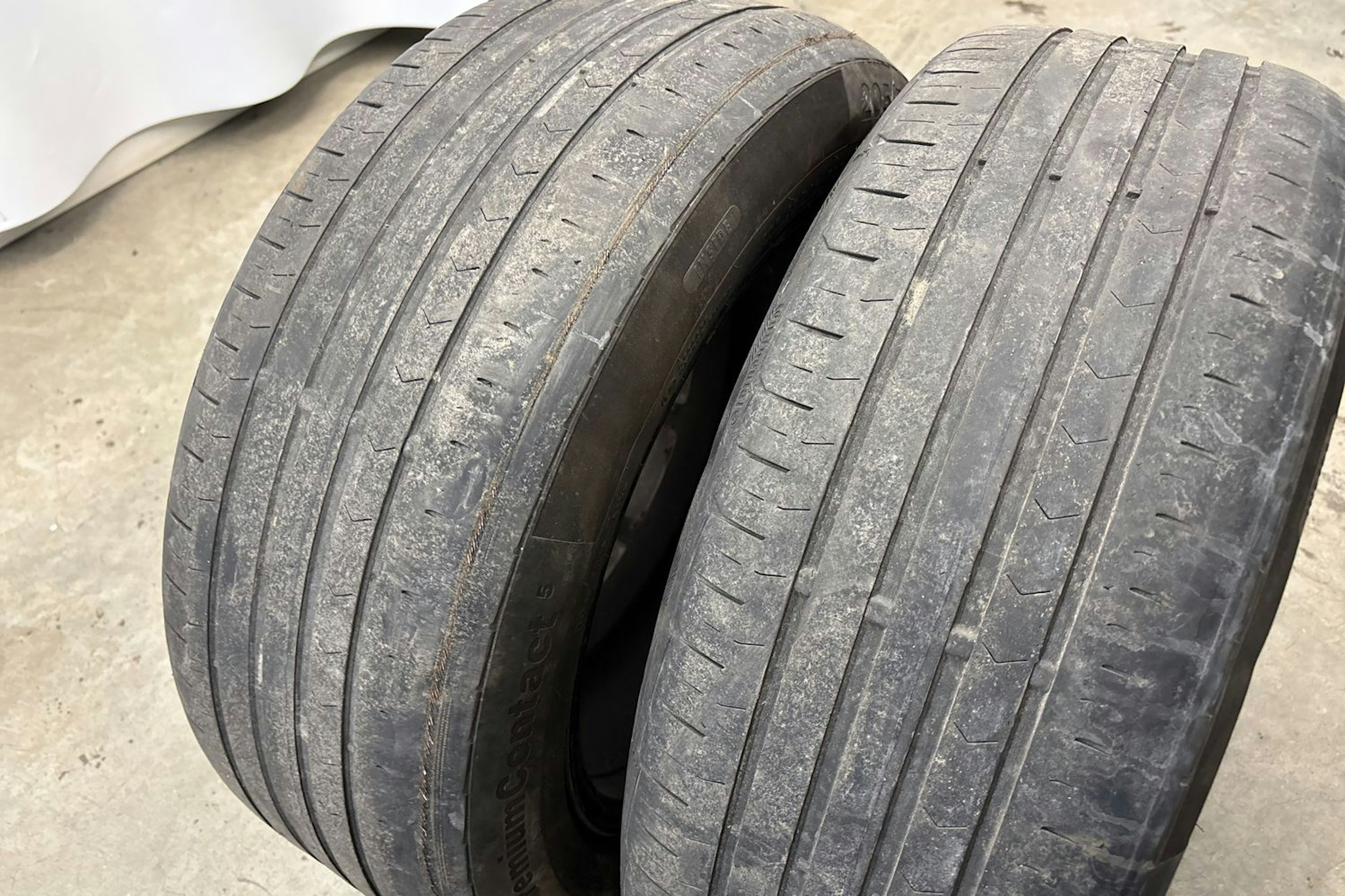 Musta Volkswagen GOLF 2010 kuva 11.