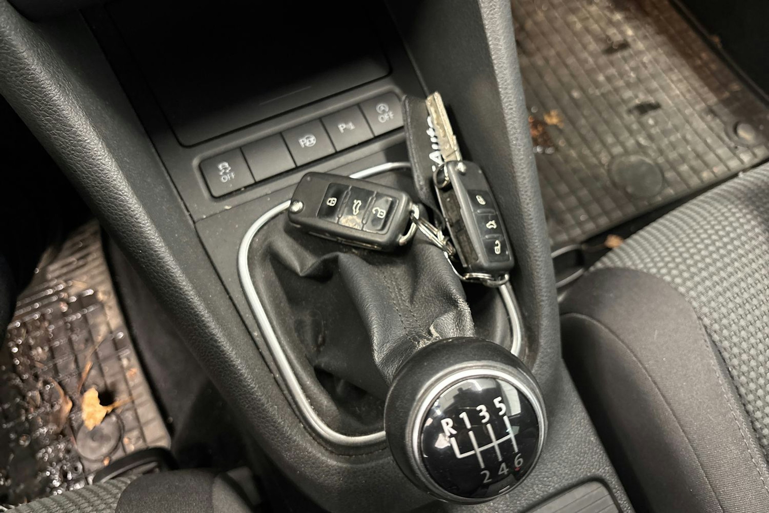 Musta Volkswagen GOLF 2010 kuva 24.