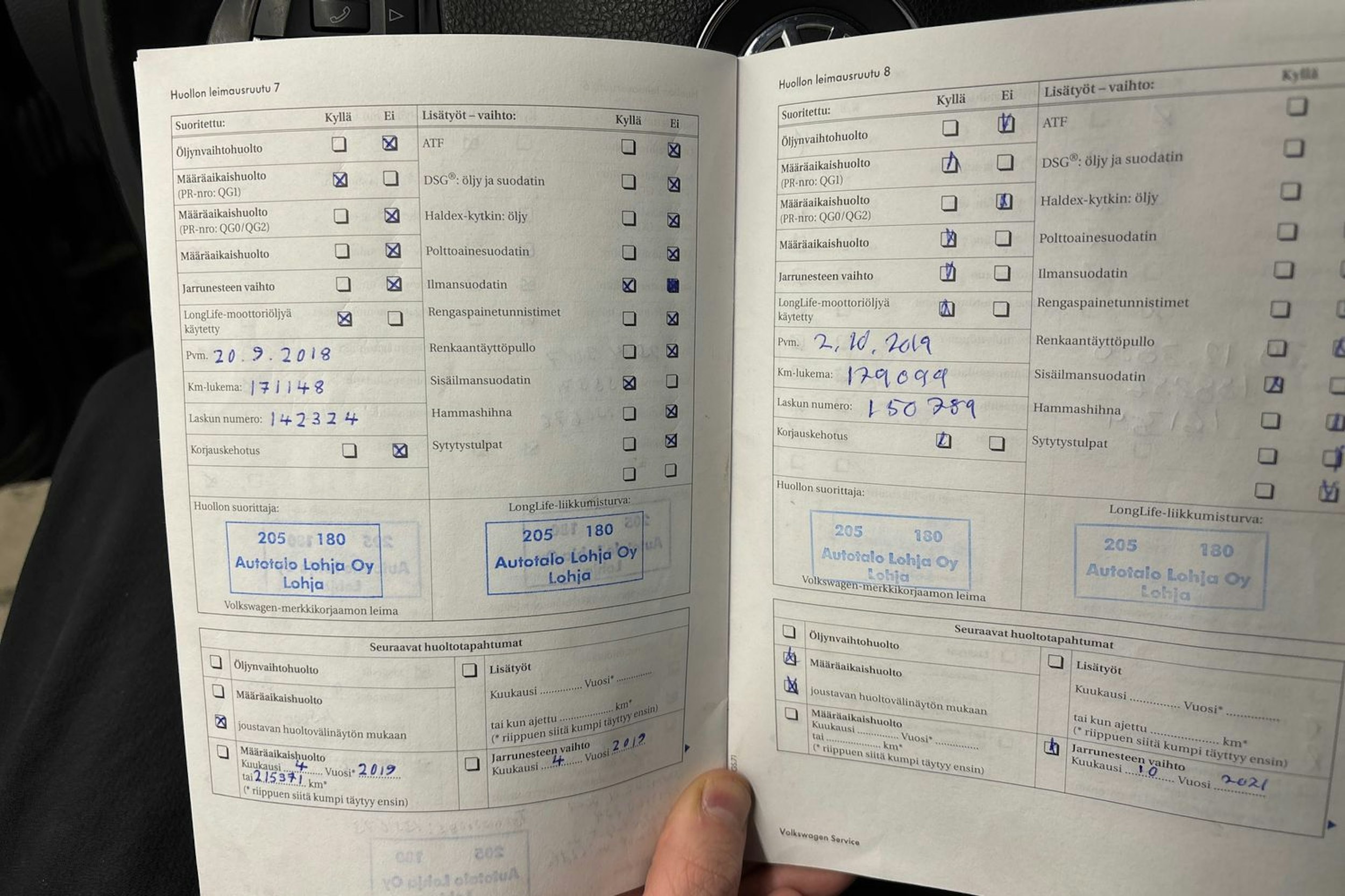 Musta Volkswagen GOLF 2010 kuva 28.