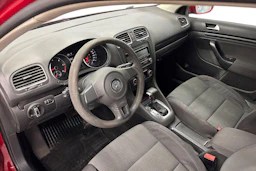 punainen Volkswagen Golf 2010 kuva 6.