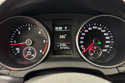 punainen Volkswagen Golf 2010 kuva 19.