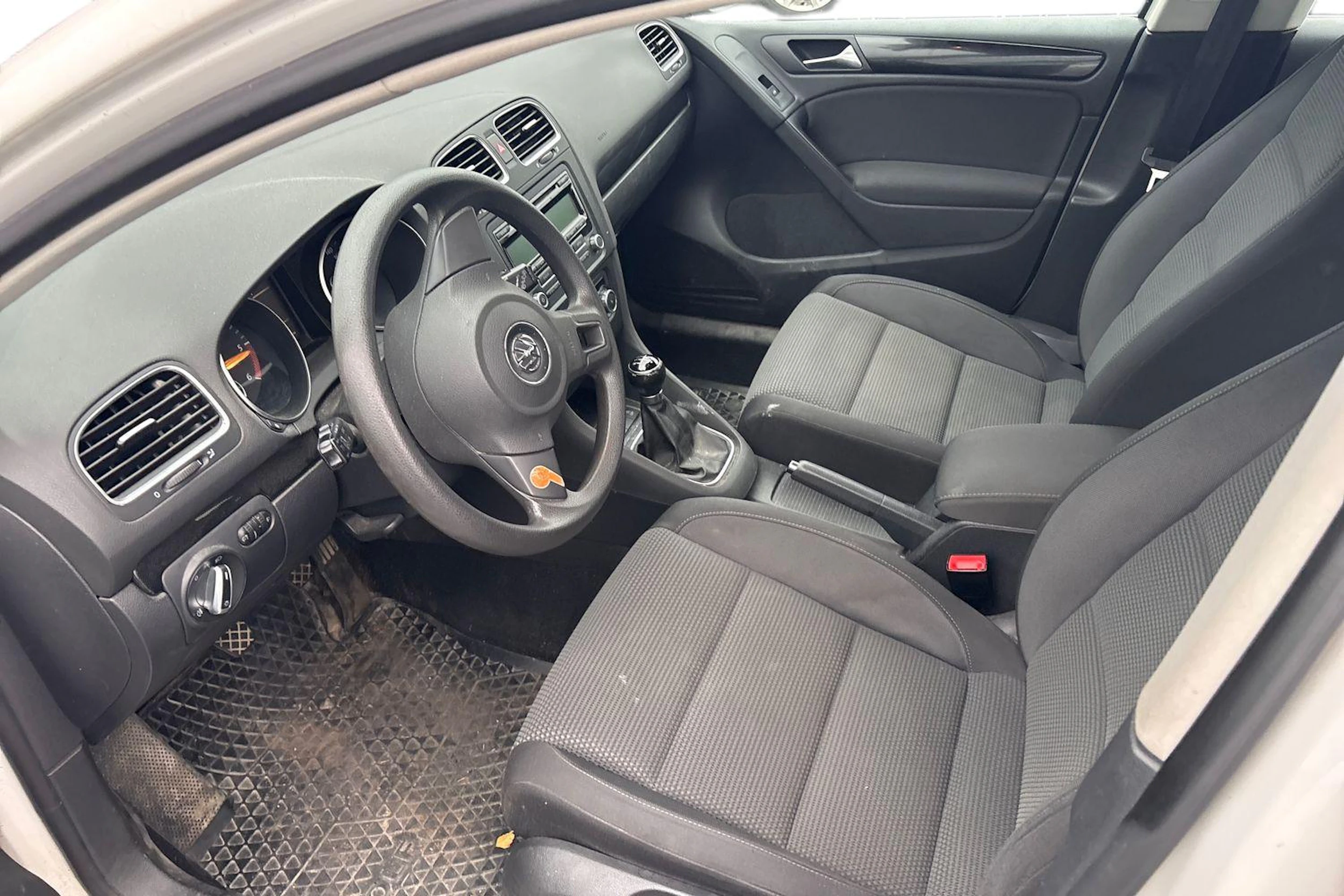 Valkoinen Volkswagen GOLF 2010 kuva 3.