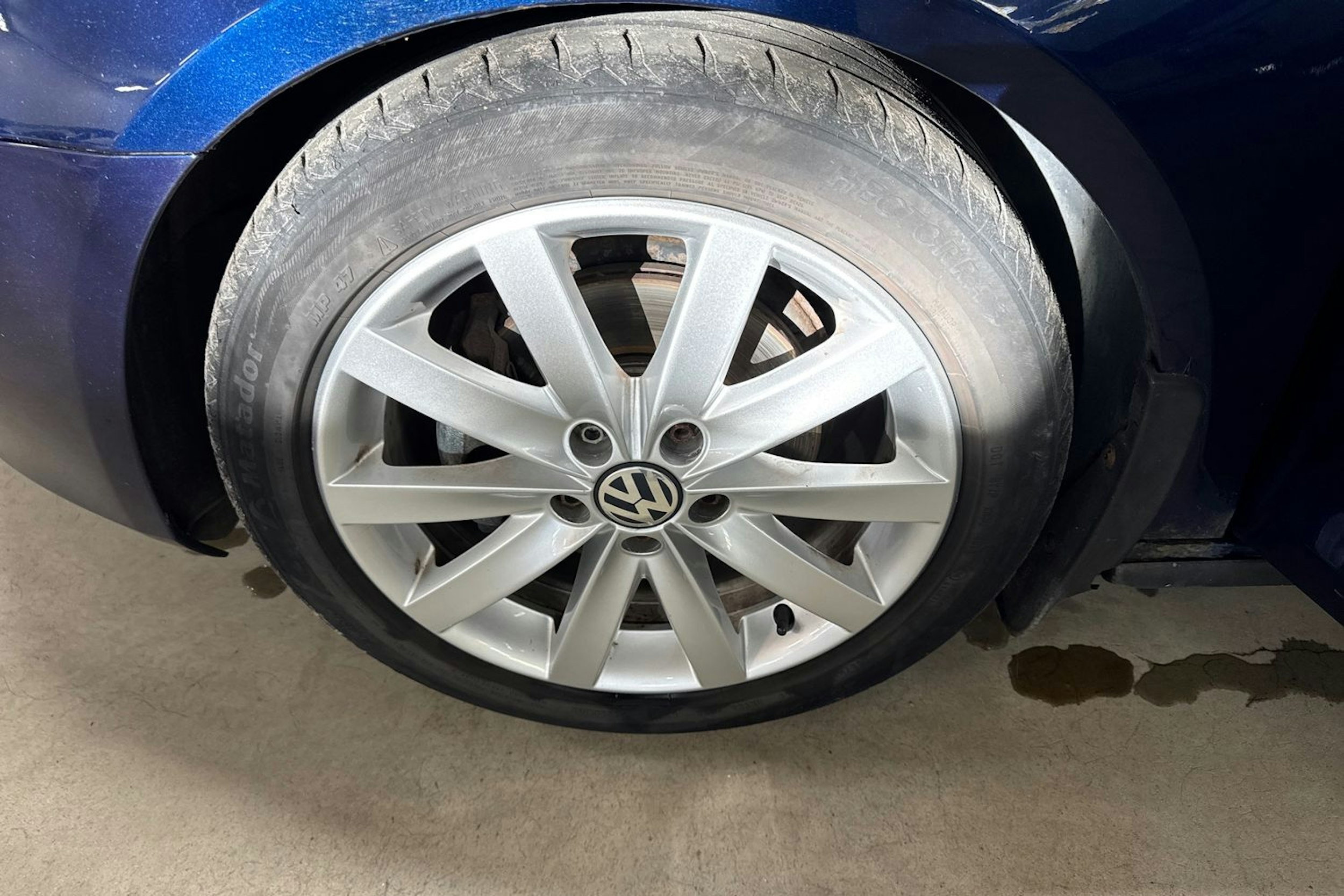 Sininen Volkswagen GOLF 2010 kuva 11.