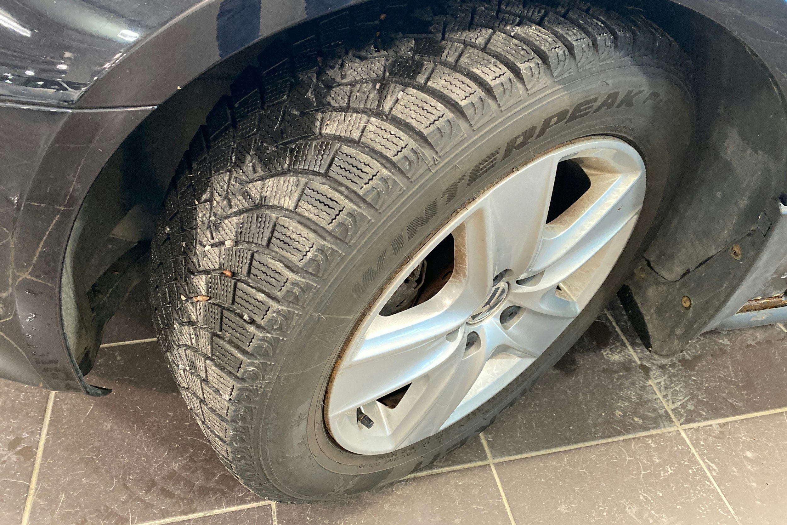 musta Volkswagen Golf 2010 kuva 13.