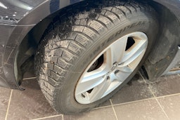 musta Volkswagen Golf 2010 kuva 13.