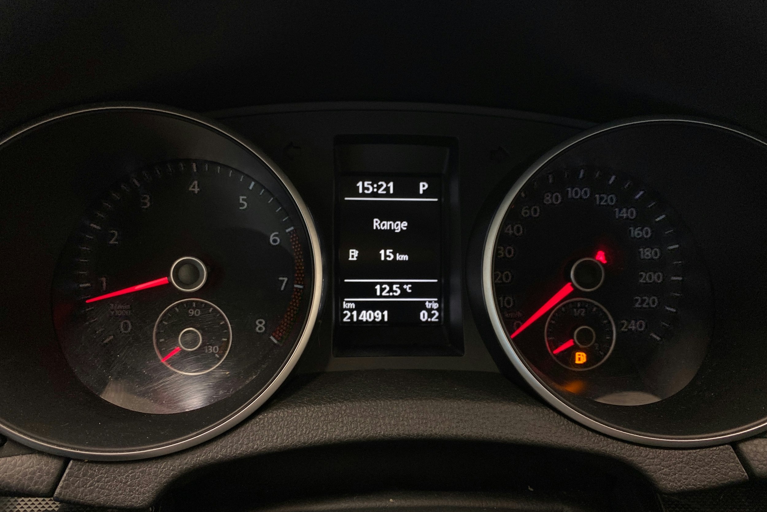 musta Volkswagen Golf 2010 kuva 15.