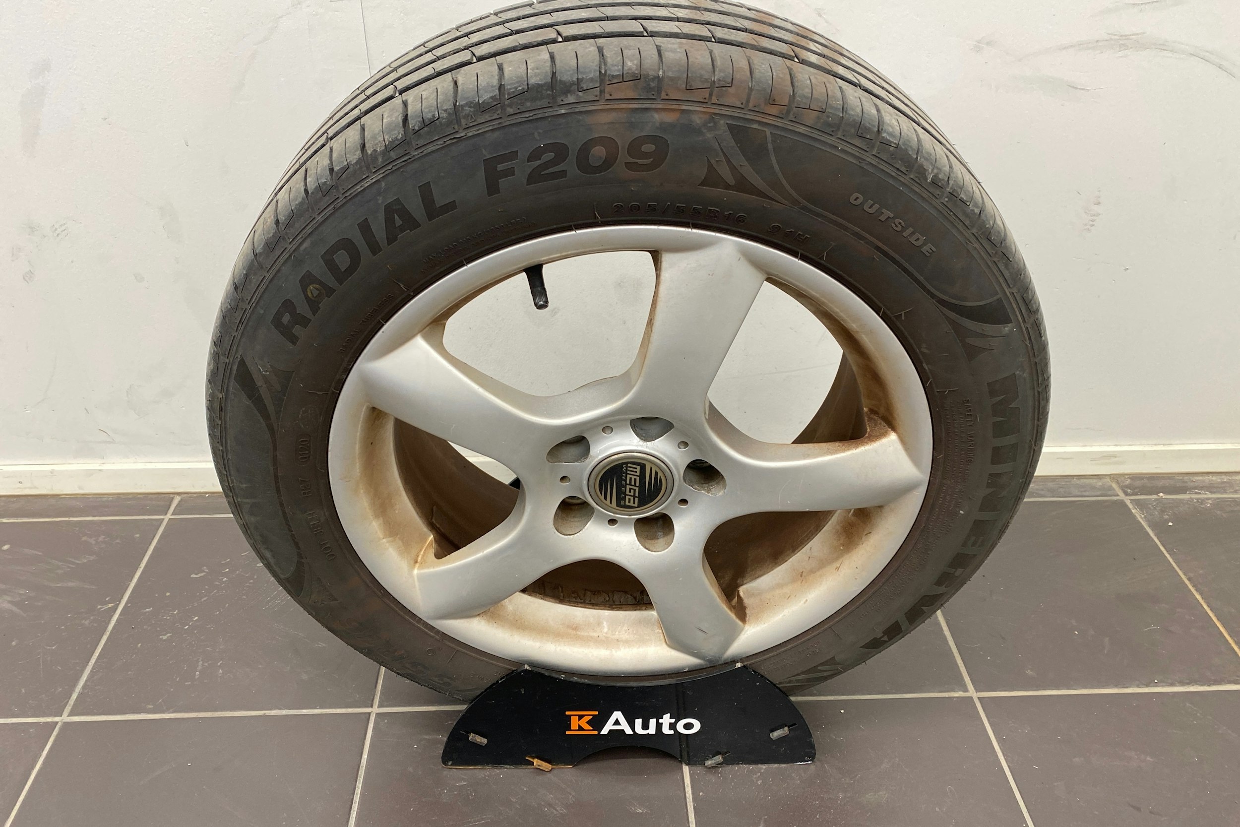 musta Volkswagen Golf 2010 kuva 19.