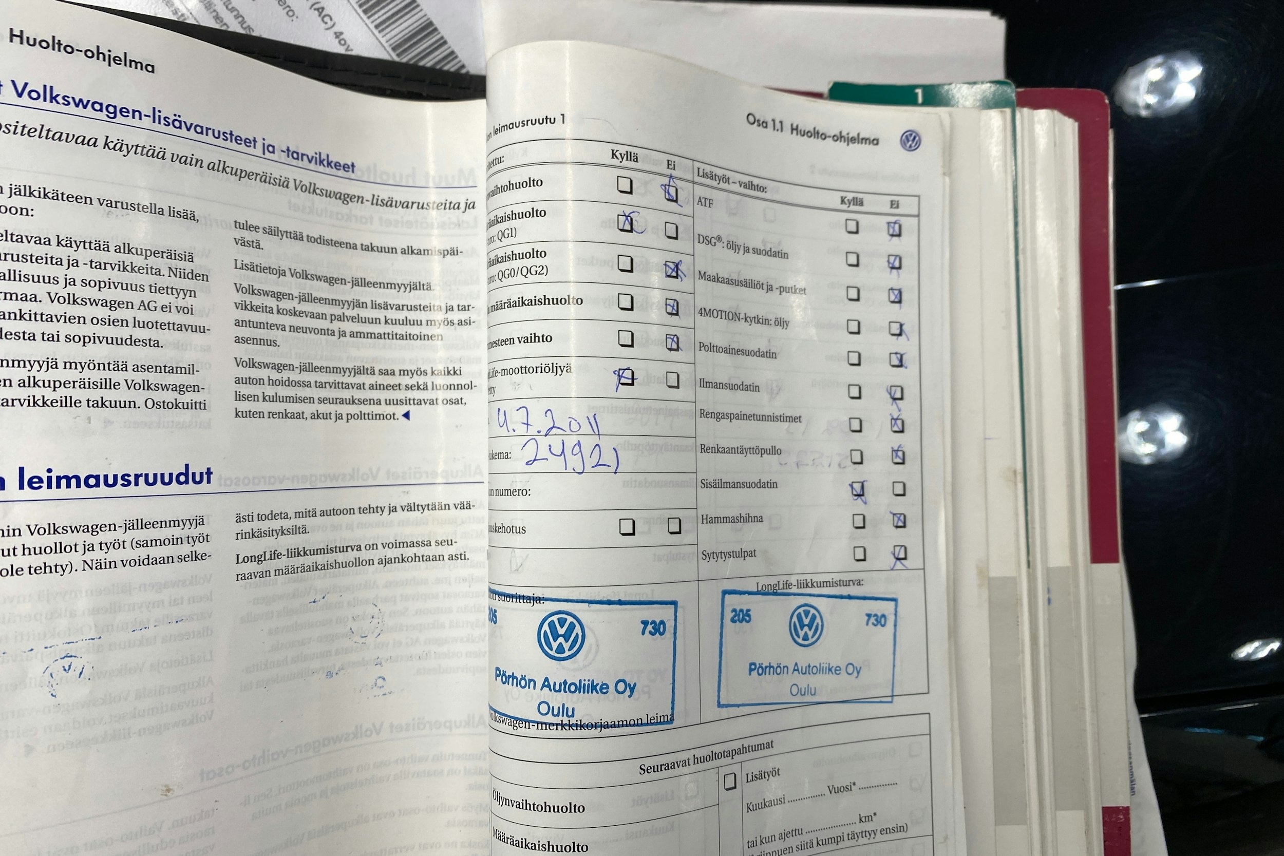 musta Volkswagen Golf 2010 kuva 29.