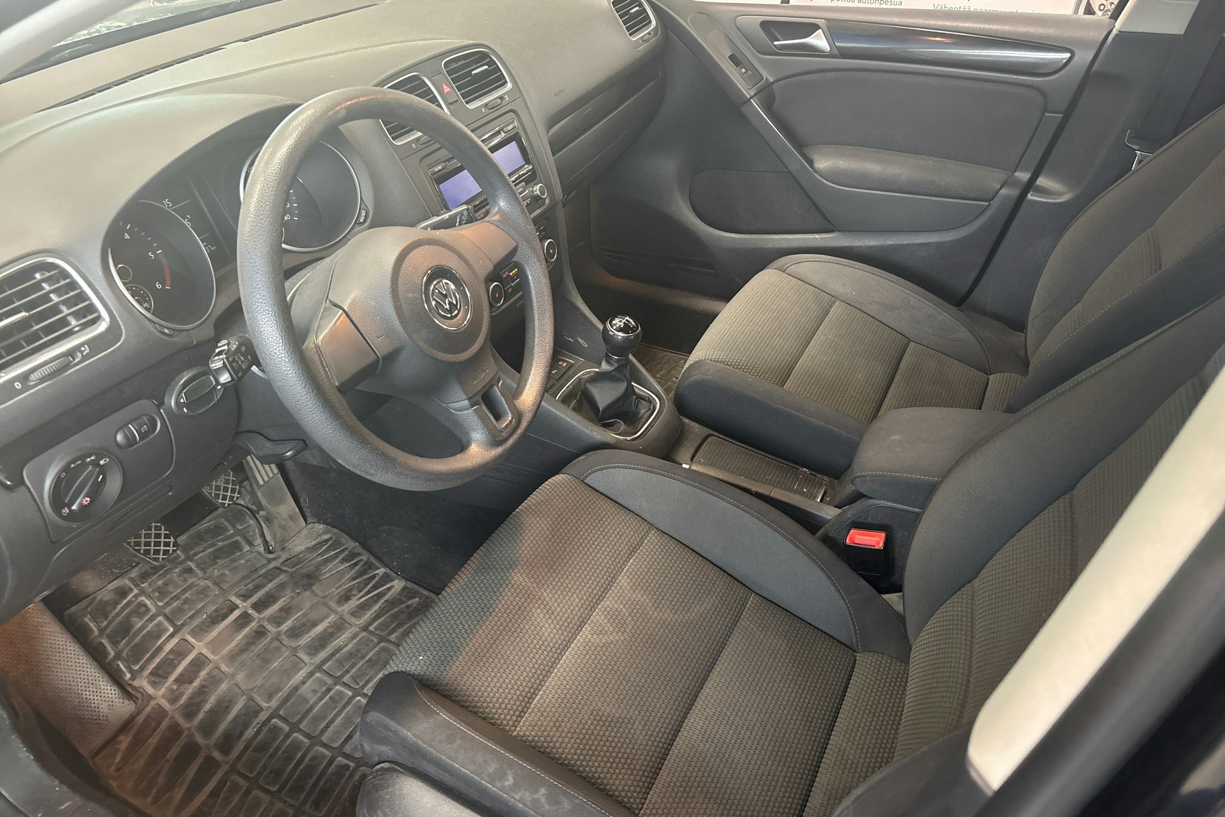Musta Volkswagen GOLF 2011 kuva 3.
