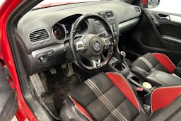 punainen Volkswagen Golf 2011 kuva 3.