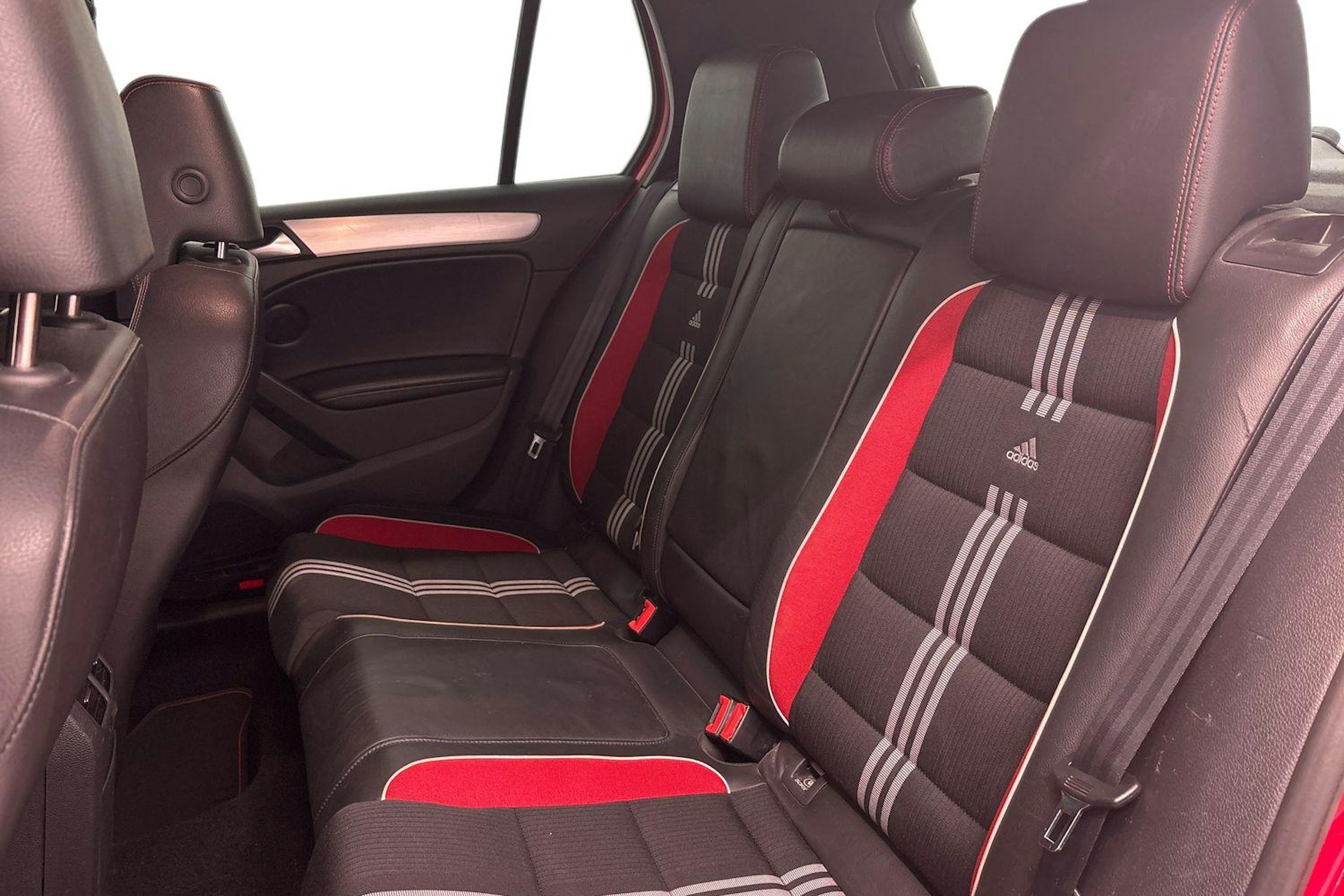 punainen Volkswagen Golf 2011 kuva 8.