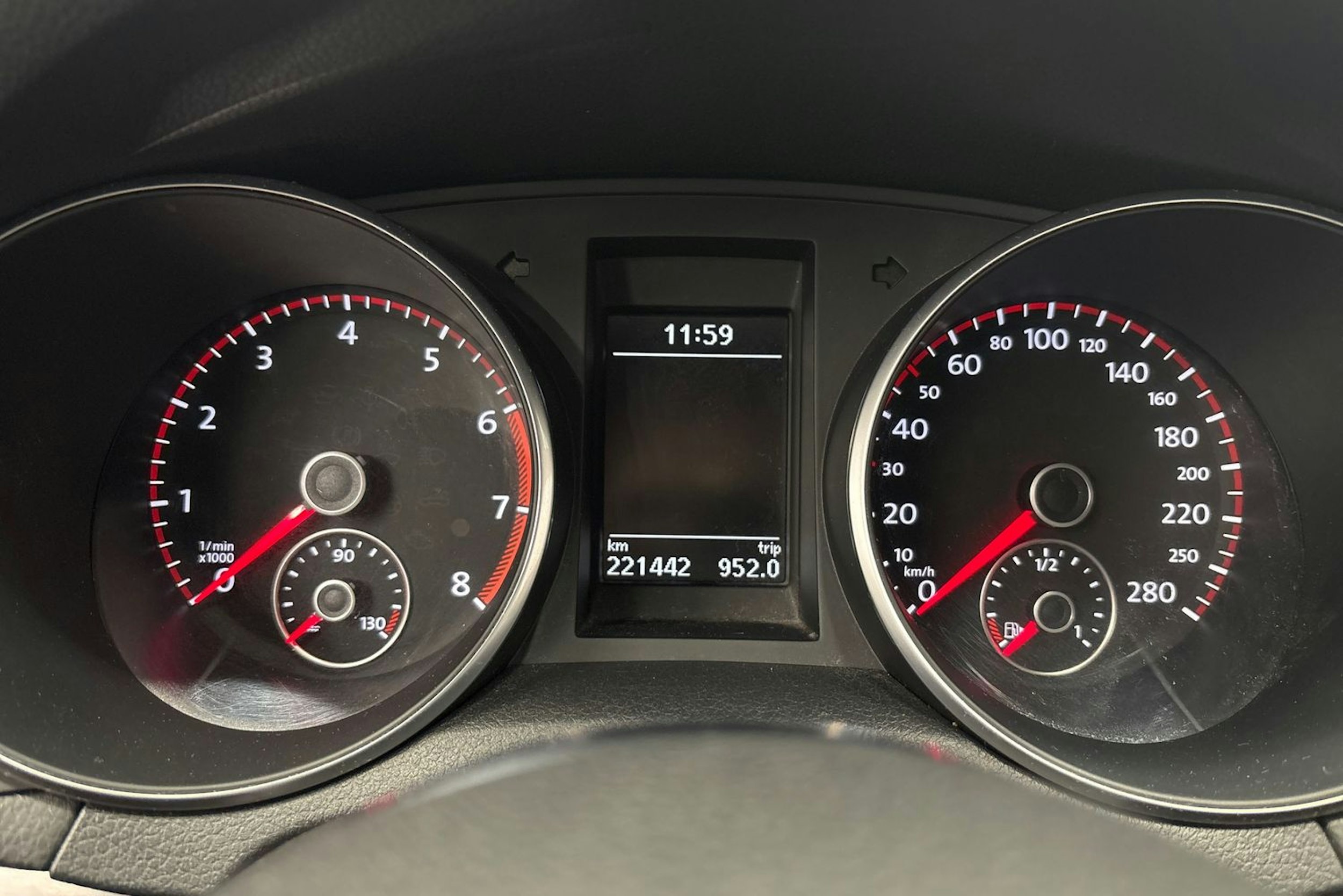 punainen Volkswagen Golf 2011 kuva 13.