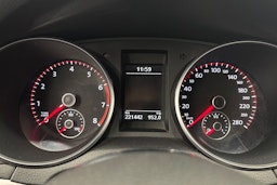 punainen Volkswagen Golf 2011 kuva 13.