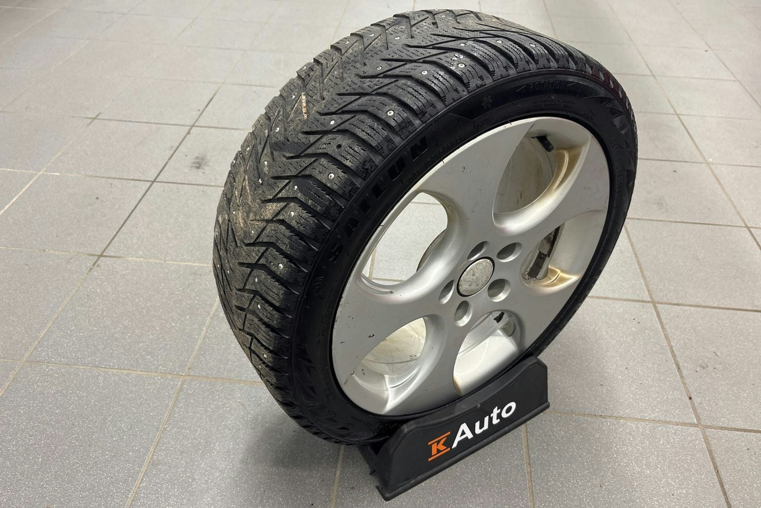 punainen Volkswagen Golf 2011 kuva 20.