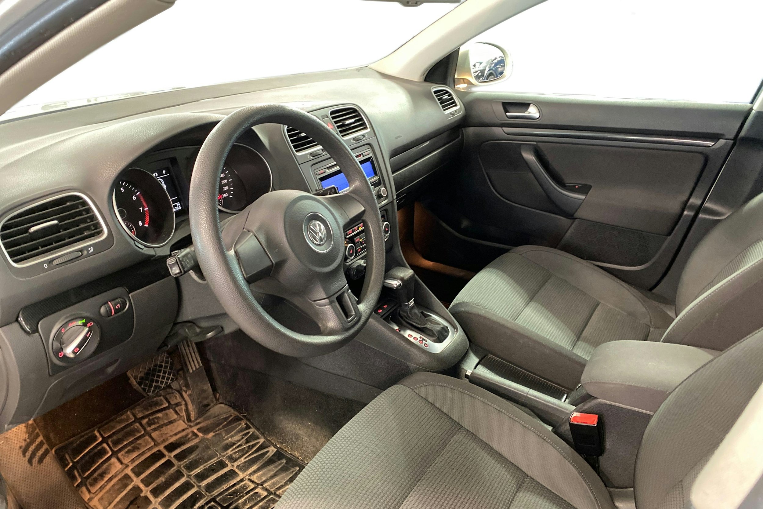 hopea Volkswagen Golf 2011 kuva 7.
