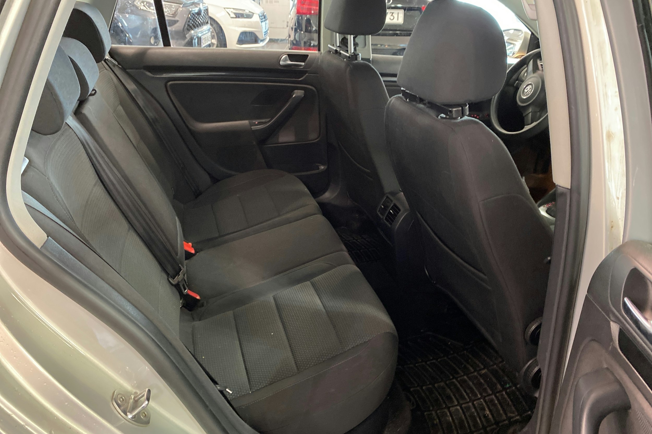 hopea Volkswagen Golf 2011 kuva 16.