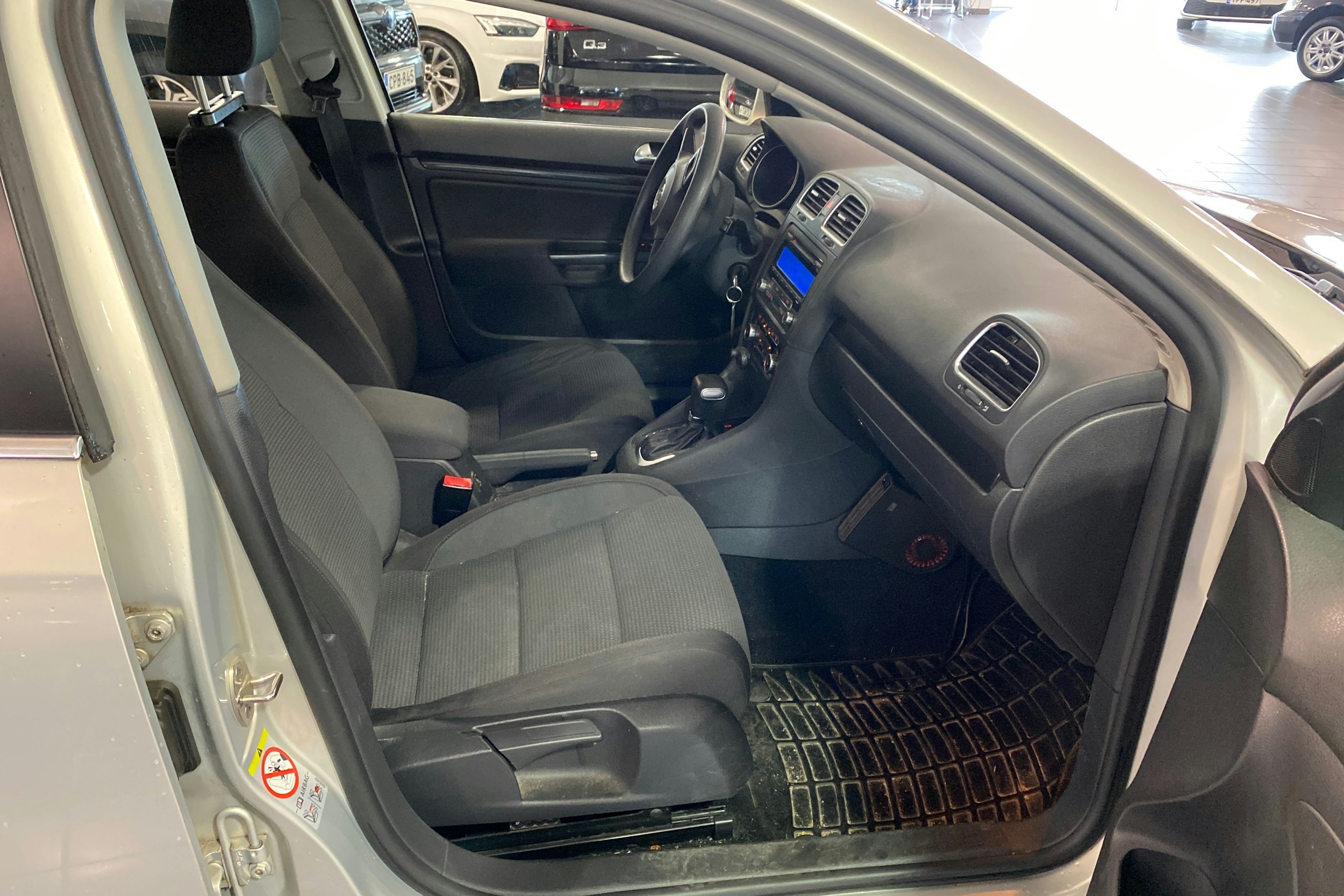 hopea Volkswagen Golf 2011 kuva 17.