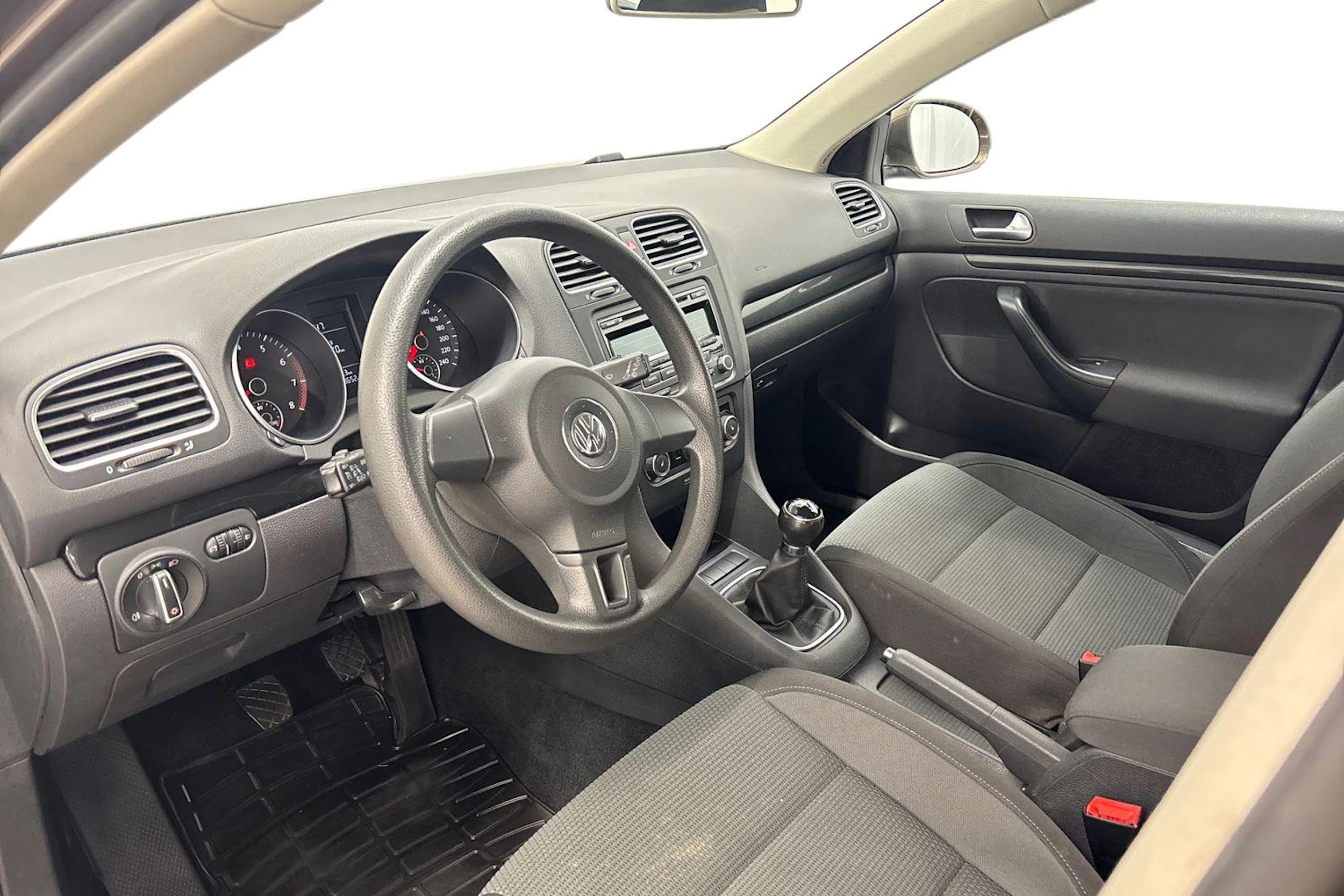 ruskea (beige) Volkswagen Golf 2012 kuva 6.