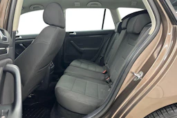ruskea (beige) Volkswagen Golf 2012 kuva 8.