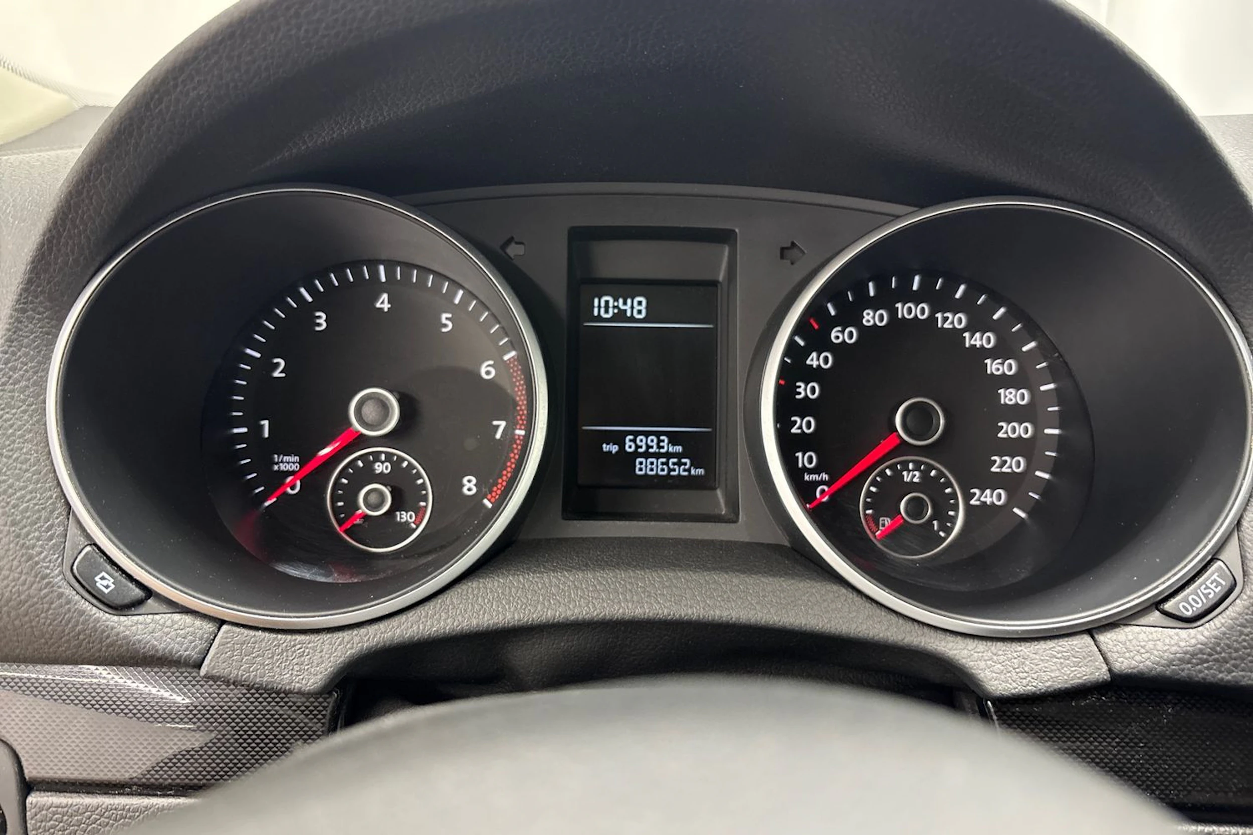 ruskea (beige) Volkswagen Golf 2012 kuva 11.