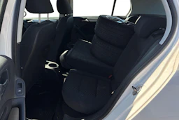 Valkoinen Volkswagen GOLF 2011 kuva 11.