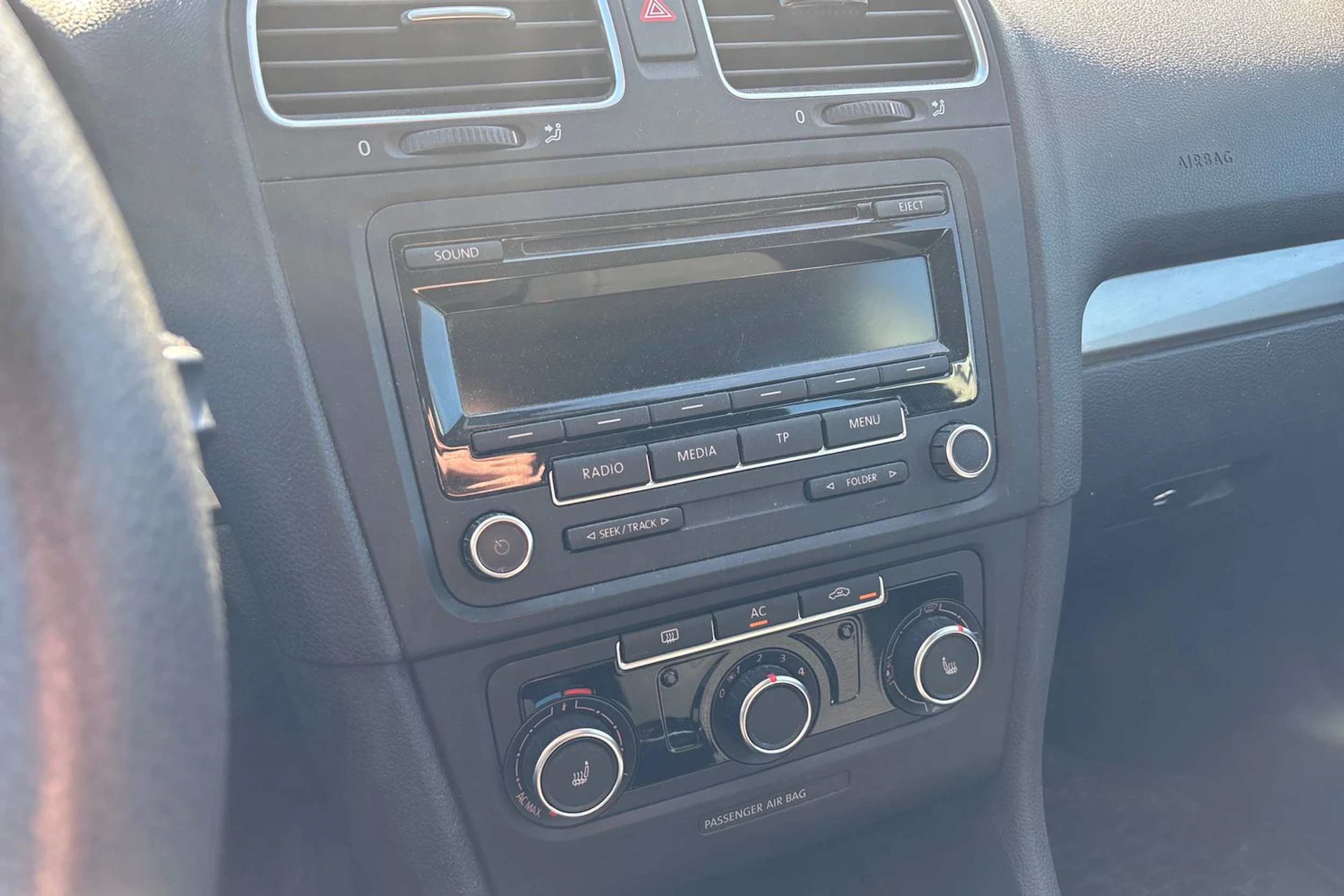 Valkoinen Volkswagen GOLF 2011 kuva 25.