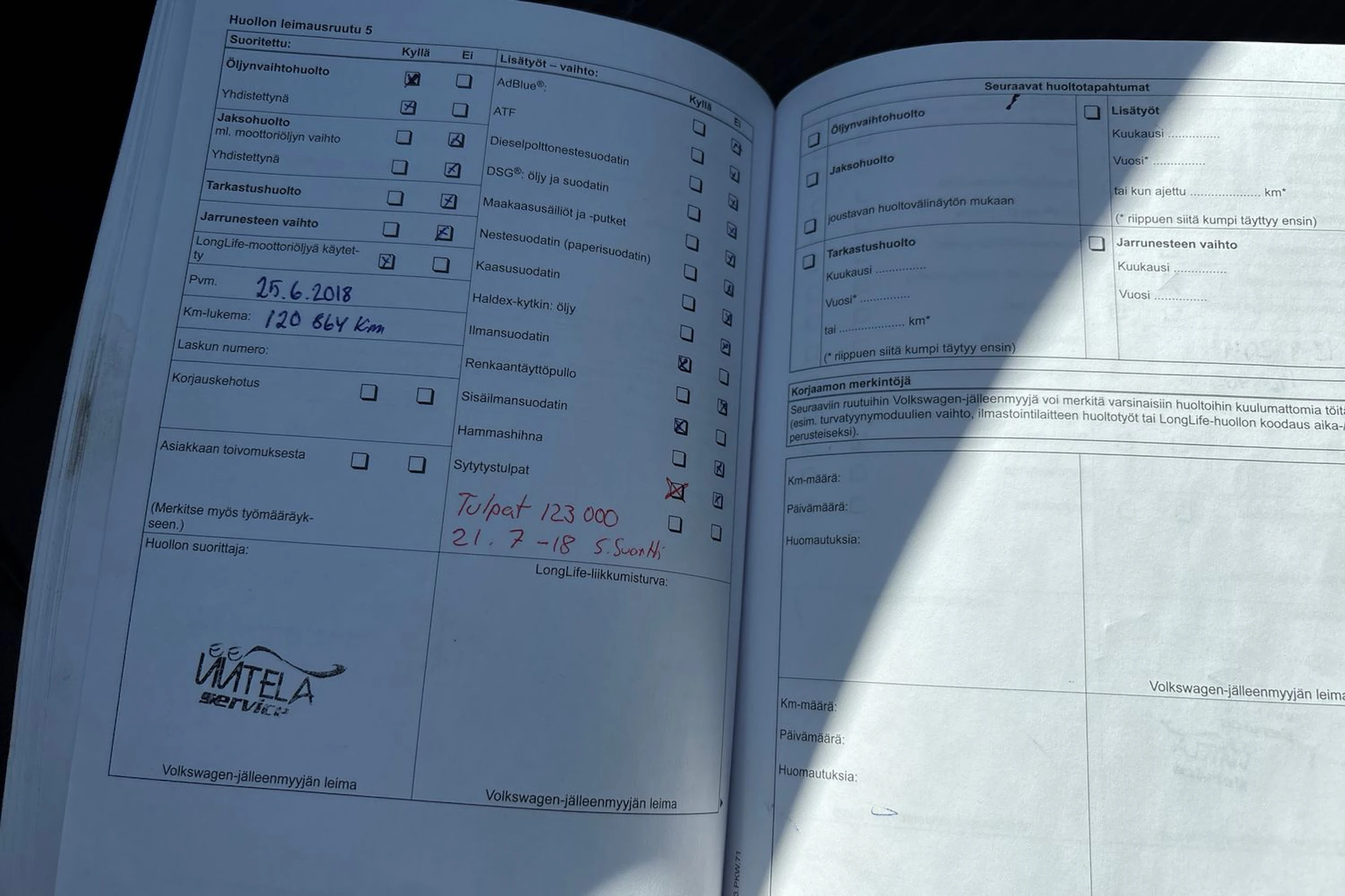 Valkoinen Volkswagen GOLF 2011 kuva 31.