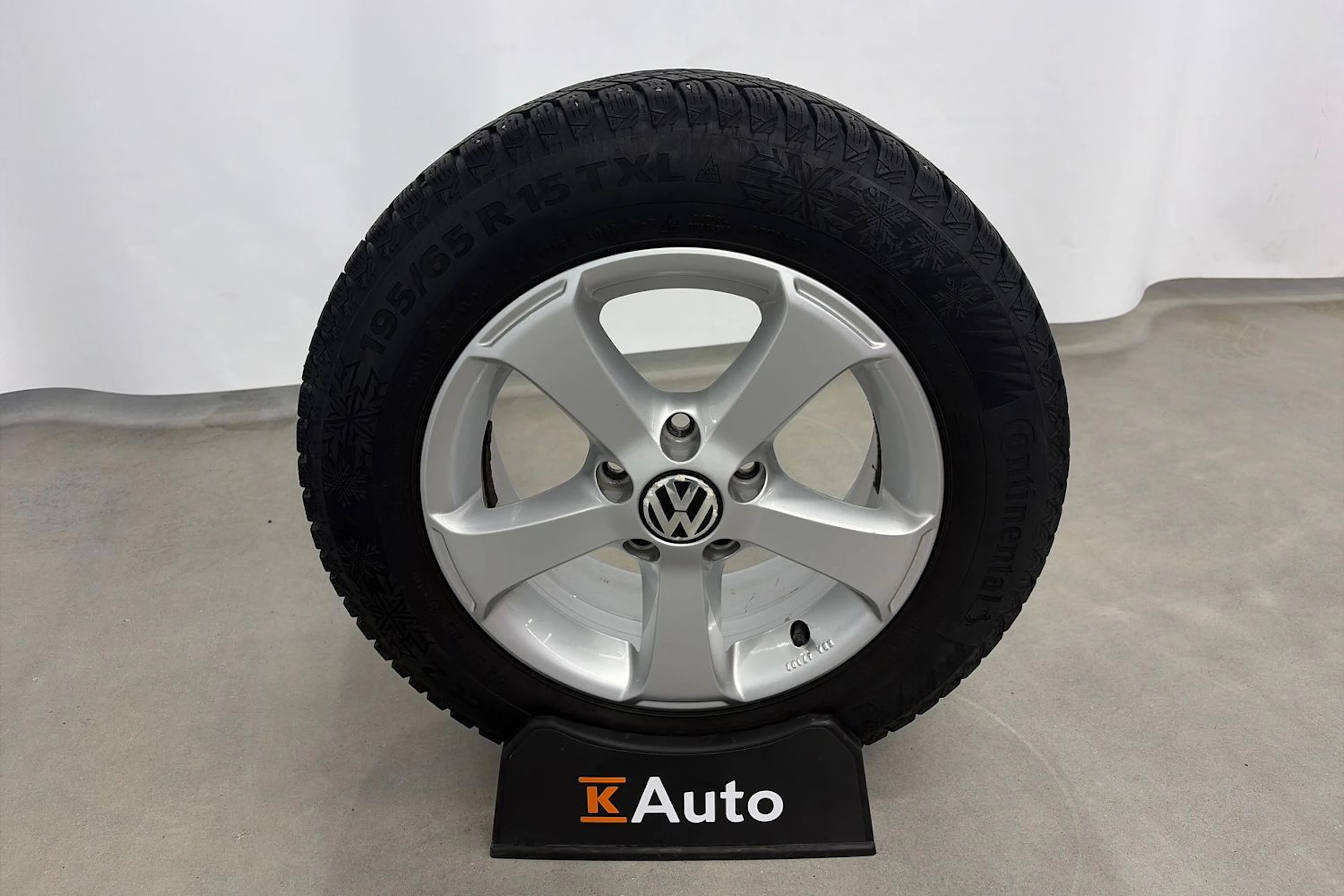 punainen Volkswagen Golf 2011 kuva 13.