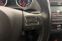 punainen Volkswagen Golf 2011 kuva 18.
