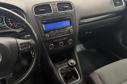 punainen Volkswagen Golf 2011 kuva 20.