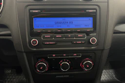 punainen Volkswagen Golf 2011 kuva 21.