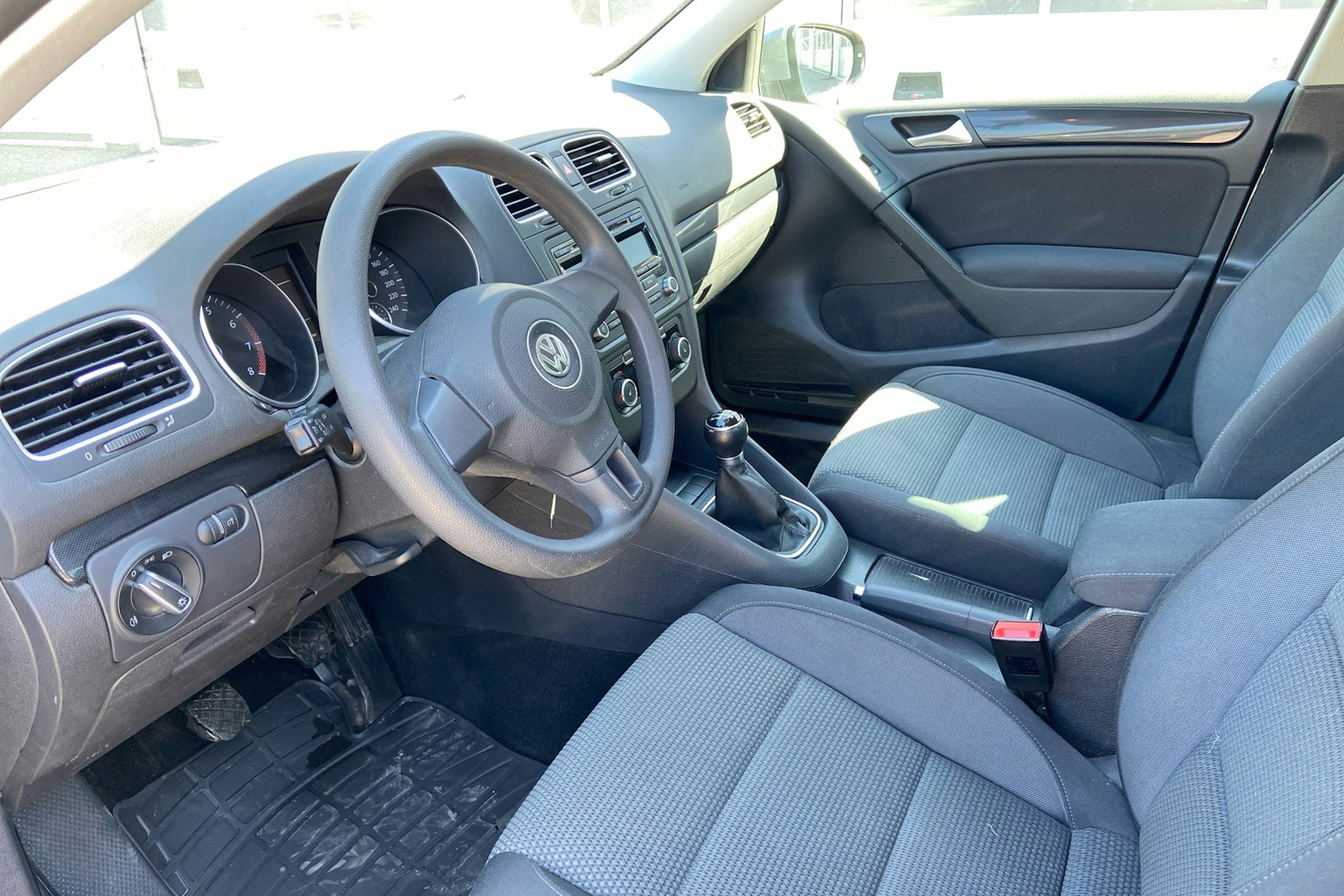 harmaa Volkswagen Golf 2011 kuva 6.