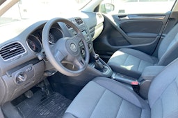harmaa Volkswagen Golf 2011 kuva 6.