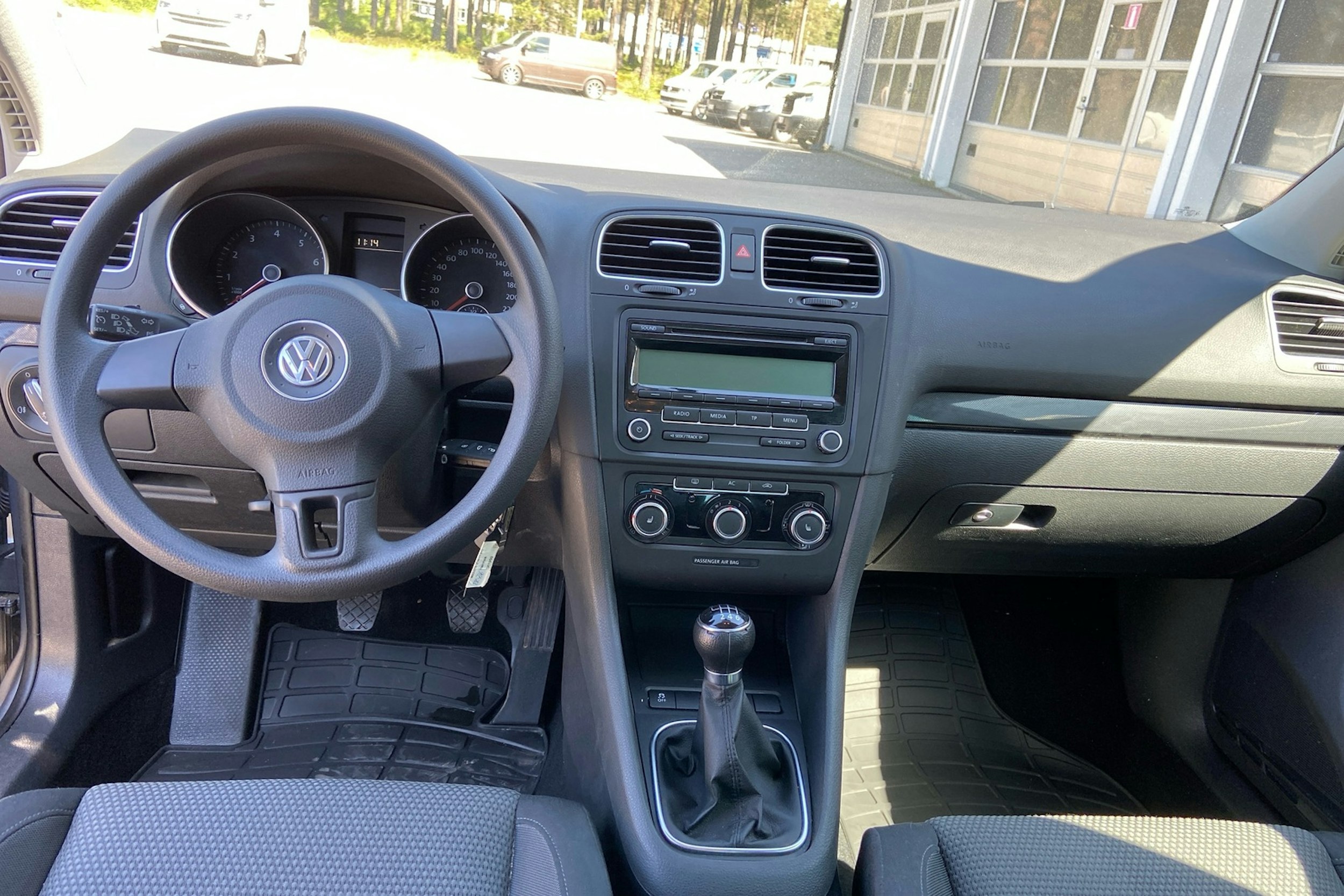 harmaa Volkswagen Golf 2011 kuva 12.