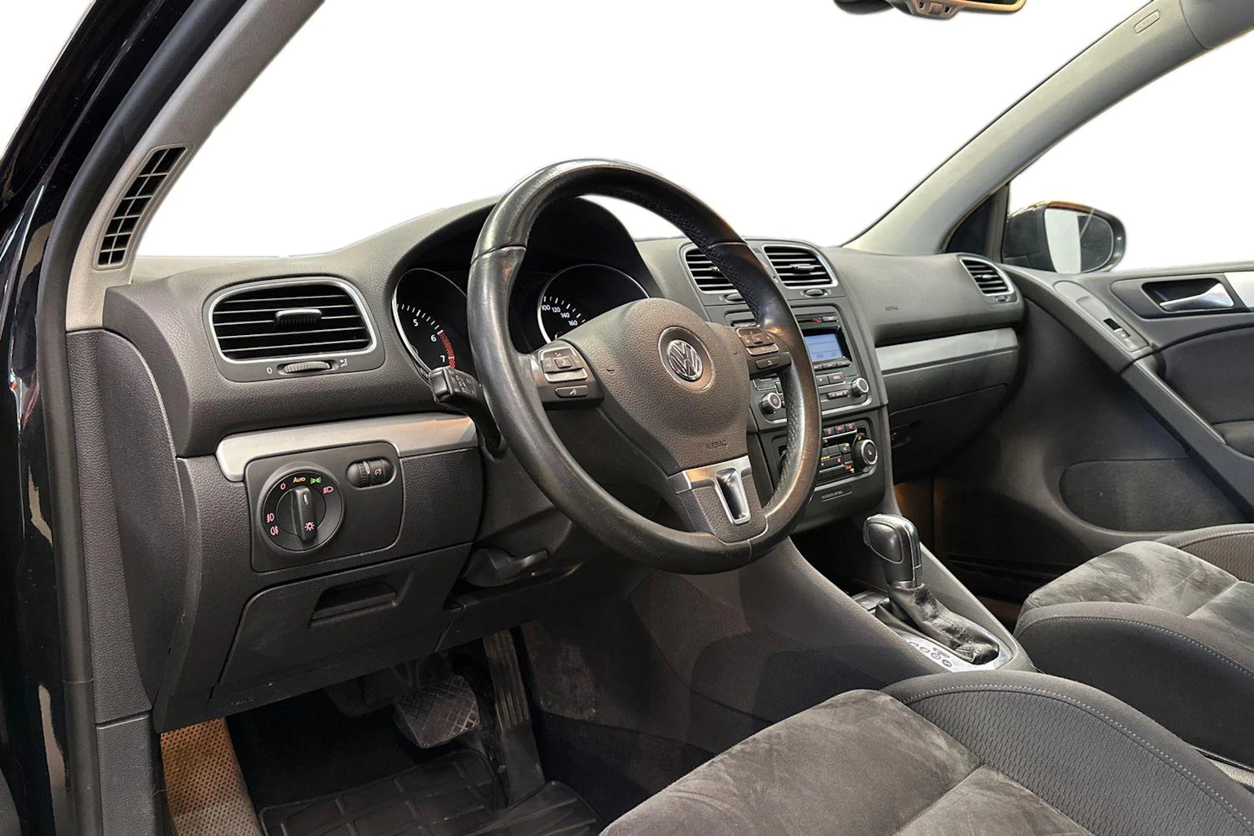 musta Volkswagen Golf 2011 kuva 7.