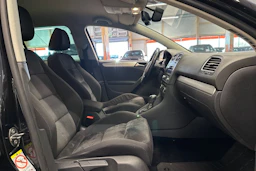 musta Volkswagen Golf 2011 kuva 13.