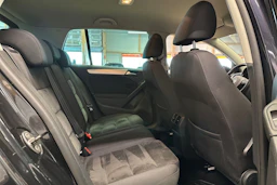 musta Volkswagen Golf 2011 kuva 14.